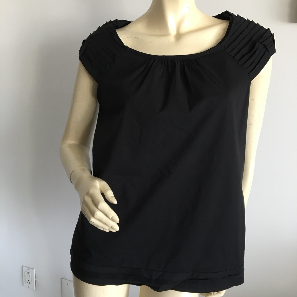 Grace Elements Black scoop neck blouse with cap sleeves